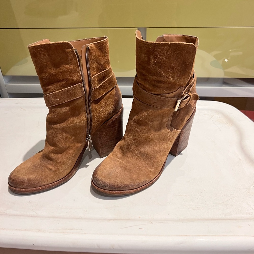 Sam Edelman fawn suede ankle boots with 3.5” block heel